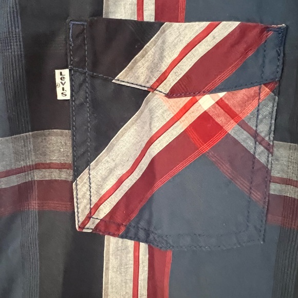 Men’s plaid Levi short sleeve shirt - Picture 6 of 7